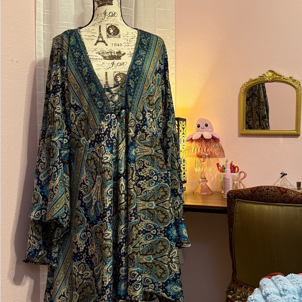 Elegant Paisley Long Sleeve Dress